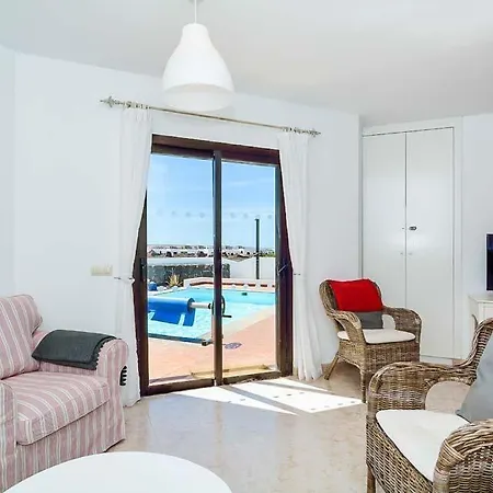 Playa Blanca Sleeps 6 Pool Wifi