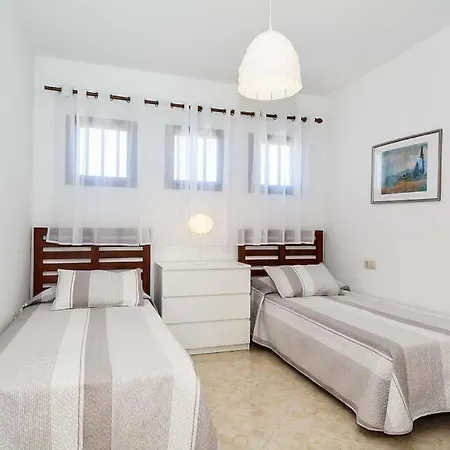 Playa Blanca Sleeps 6 Pool Wifi Коста Бланка