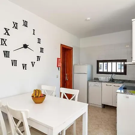 Playa Blanca Sleeps 6 Pool Wifi