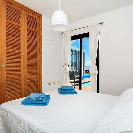 Playa Blanca Sleeps 6 Pool Wifi * Playa Blanca (Lanzarote)