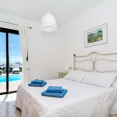 Вилла Playa Blanca Sleeps 6 Pool Wifi